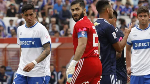 Johnny Herrera pide a este jugador de la U contra la UC.