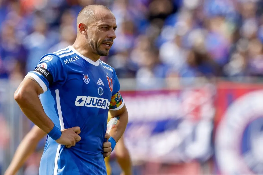 Marcelo Díaz volvió a los entrenamientos y es opción para el fin de semana (Photosport)