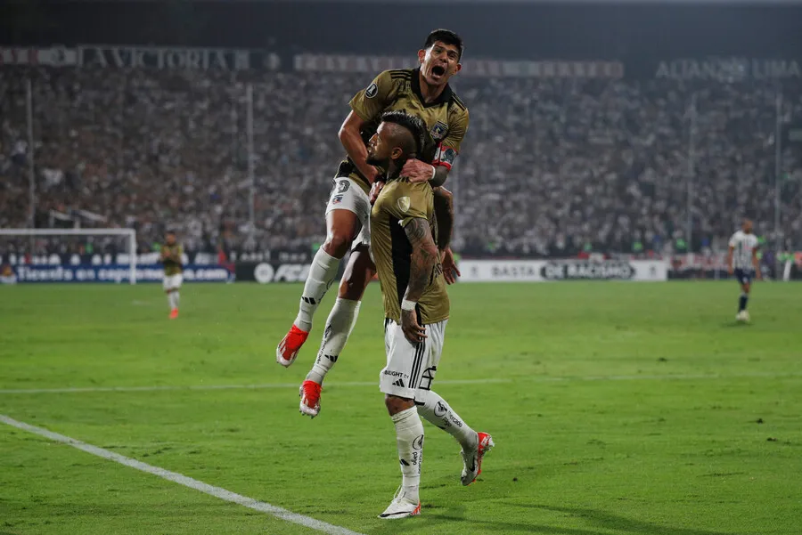 En Perú no pueden creer el empate albo ante Alianza. | Foto: Photosport