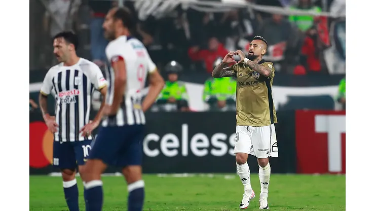 Arturo Vidal le dio el empate a Colo Colo en su visita a Alianza Lima. (Foto: Daniel Apuy/Photosport)