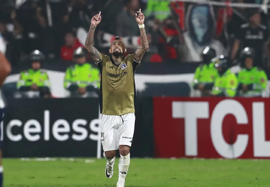 Arturo Vidal salvó a Colo Colo ante Alianza Lima.