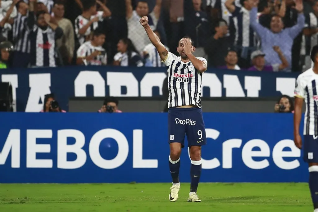 El error de Colo Colo terminó en el 1-0 de Alianza Lima.