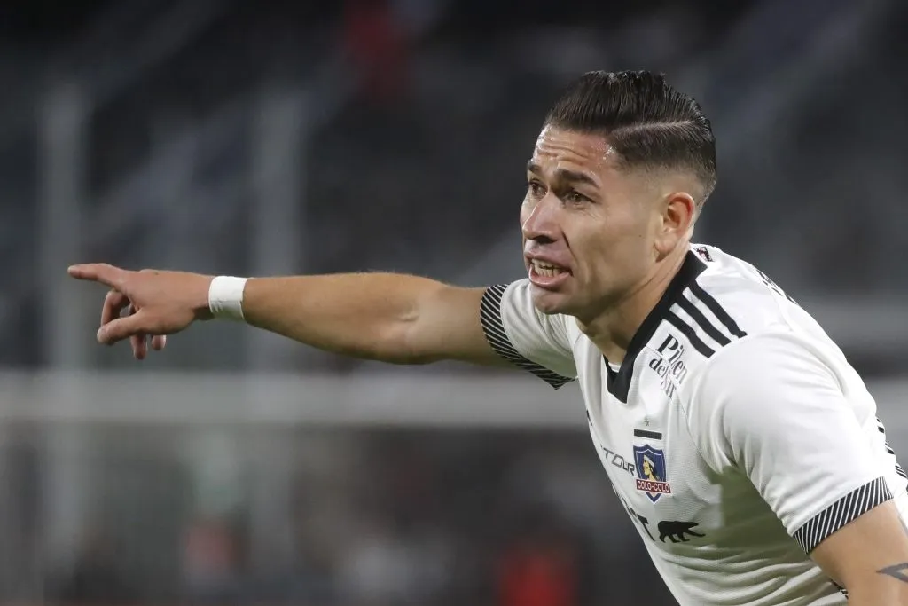 Óscar Opazo queda fuera del equipo titular de Colo Colo. (Foto: Jonnathan Oyarzún/Photosport)