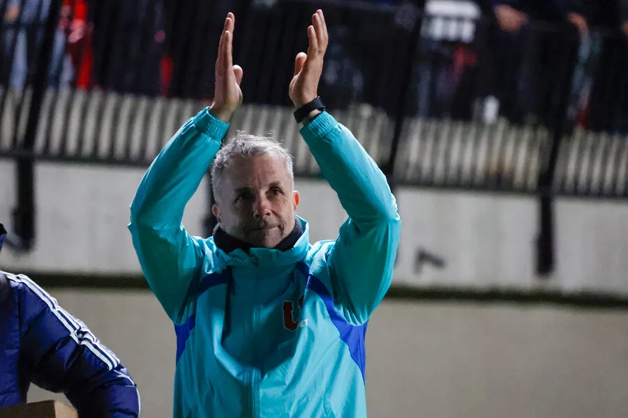 Álvarez sufrió la crítica de Pato Yáñez. | Foto: Photosport