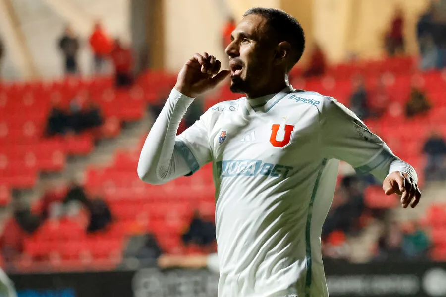 Mateos hizo un buen partido y anotó el 3-1 de la U. | Foto: Photosport