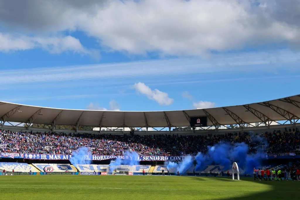 Los hinchas azules están expectantes para lo que será el nuevo Clásico Universitario |  FOTO: Eduardo Fortes/Photosport