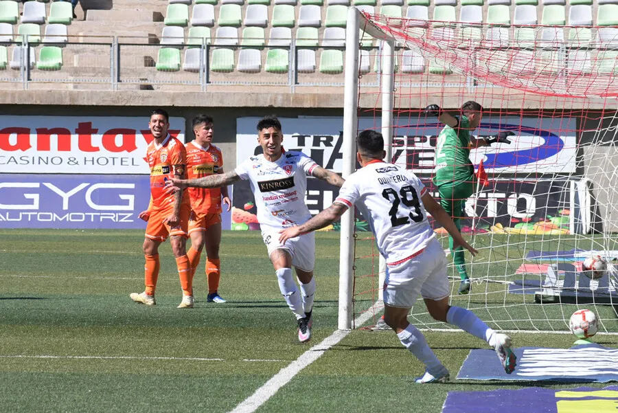 Copiapó enterró a Cobreloa en el norte. | Foto: Photosport