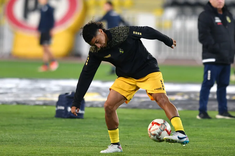 Morón coquetea con la opción de Luciano Cabral. | Foto: Photosport