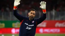 Claudio Bravo no seguirá en el Betis su retorno a Colo Colo es casi inviable (Foto: Jonnathan Oyarzun/Photosport)