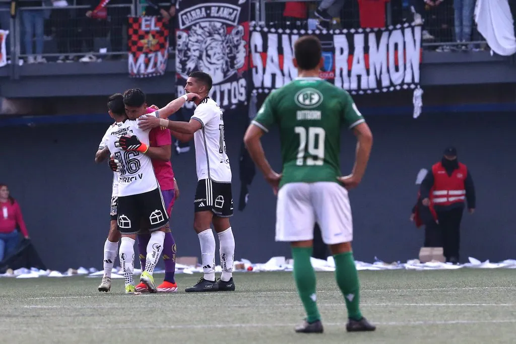 Así quedó la carpeta sintética del Estadio Bicentenario de La Florida tras el partido de Audax Italiano y Colo Colo. (Foto: Javier Salvo/Photosport)