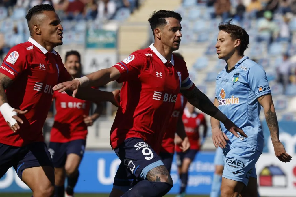 El último encuentro entre ambos clubes fue goleada para la UC por 3 a 0 | FOTO: Jorge Loyola/Photosport