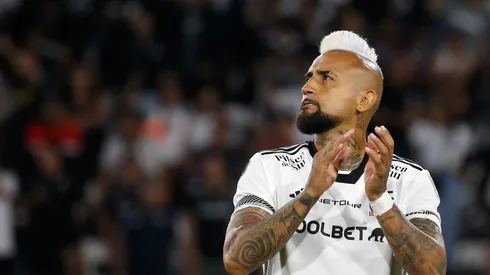 Arturo Vidal se graduará de DT junto a leyendas de Colo Colo.