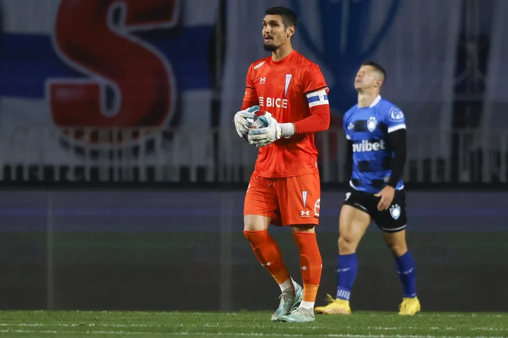 Dituro portó en varias oportunidades la jineta de capitán de la UC | FOTO: Felipe Zanca/Photosport
