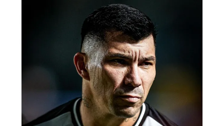 Aseguran que Gary Medel puede dejar Vasco antes de lo esperado.