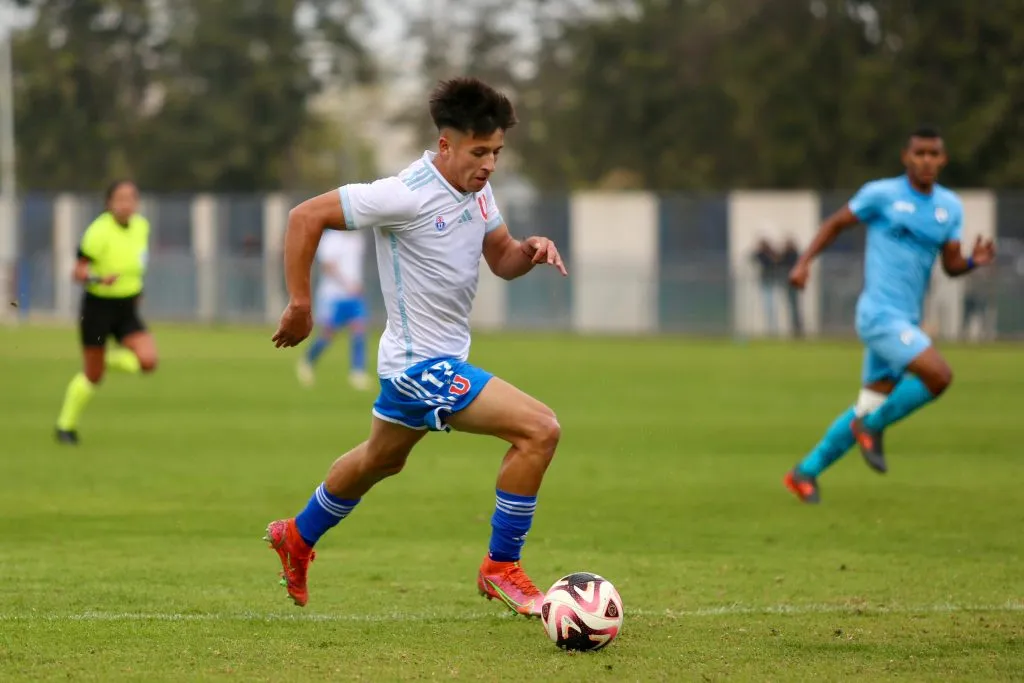 Buen dominio de balón y un gran ida y vuelta. Algo de lo que destaca Benja Jaque (Rodrigo von Marées/@rodrigo.foto9)
