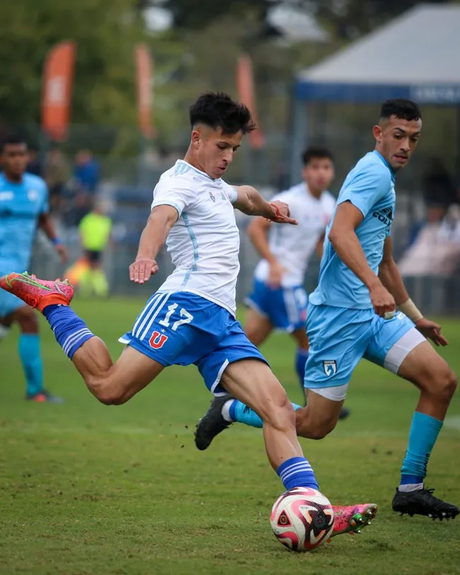 Juega con la 17, al igual que Hormazábal (Rodrigo von Marées/@rodrigo.foto9)