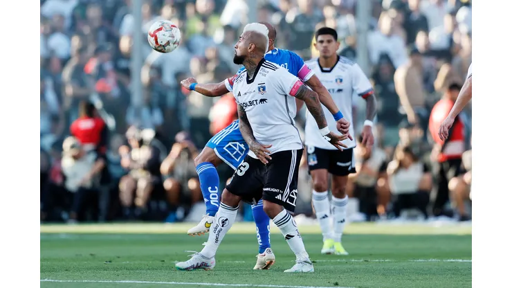 Johnny Herrera reclama por los muchos seleccionados de Colo Colo