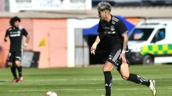 Carlos Palacios recibe la recomendación de un ex Colo Colo. (Foto: Alejandro Pizarro Ubilla/Photosport)