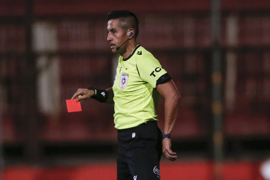 Gilabert uno de los protagonista en el triunfo de la UC ante los Hispanos | FOTO: Marcelo Hernandez/Photosport