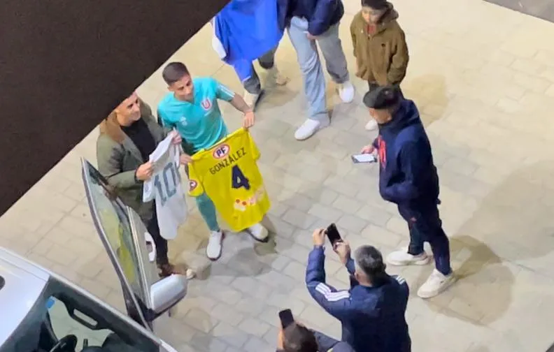 Momento del intercambio entre ambos jugadores (Bolavip)