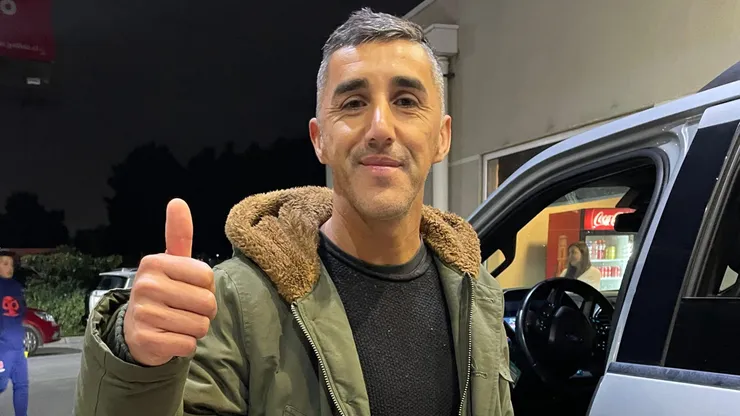 Rocky González visita a la U e intercambia camiseta ¿Con quién?