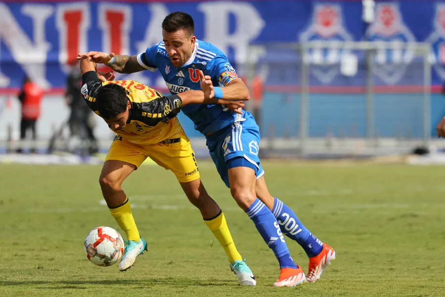 Sotomayor pide a Zaldivia como último hombre. | Foto: Photosport