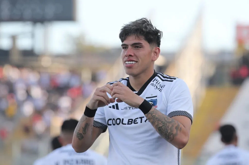 El nivel de Carlos Palacios en Colo Colo llamó la atención de Juan Román Riquelme | FOTO: Pepe Alvujar/Photosport