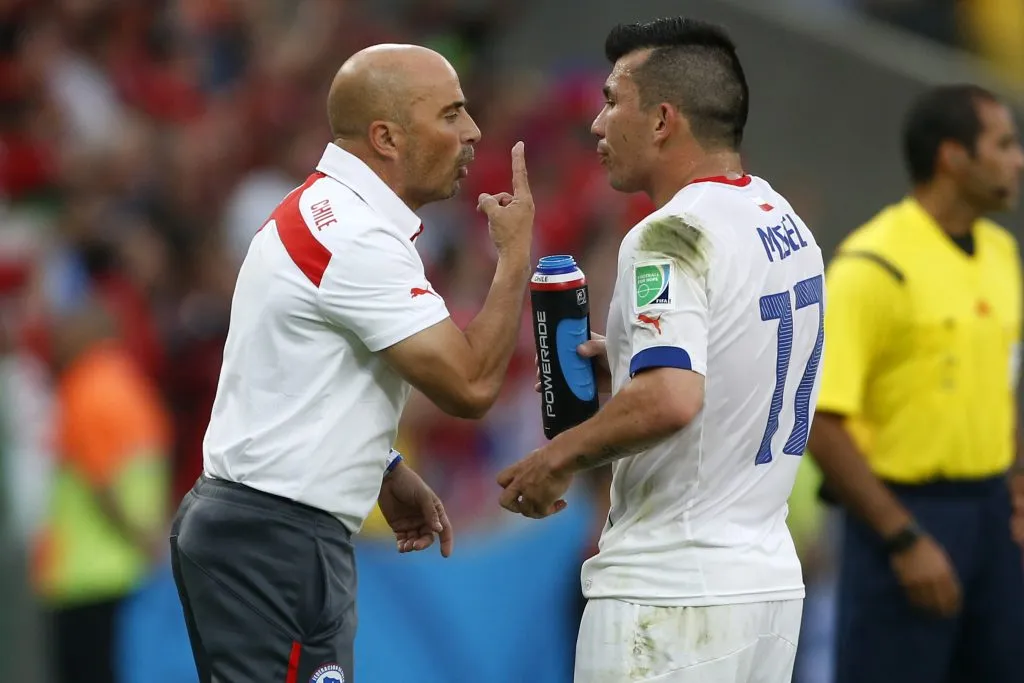 Sampaoli junto a Medel en La Roja | FOTO: Andres Pina/Photosport