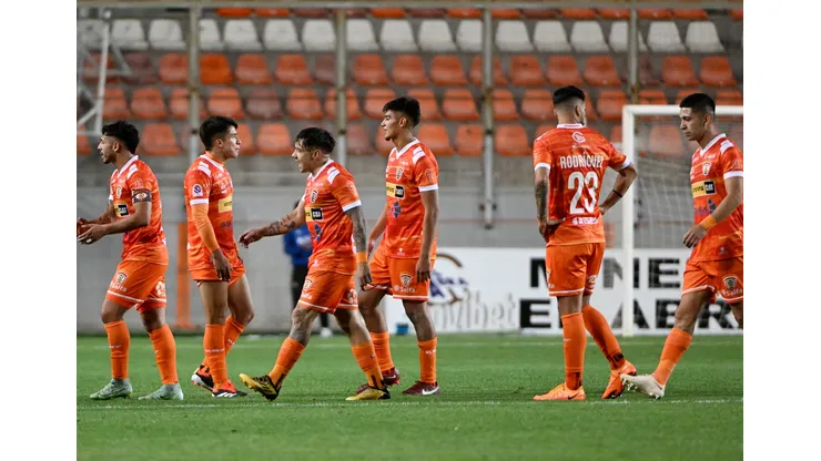Dos jugadores del primer equipo de Cobreloa fueron detenidos en el entrenamiento. (Foto: Photosport)