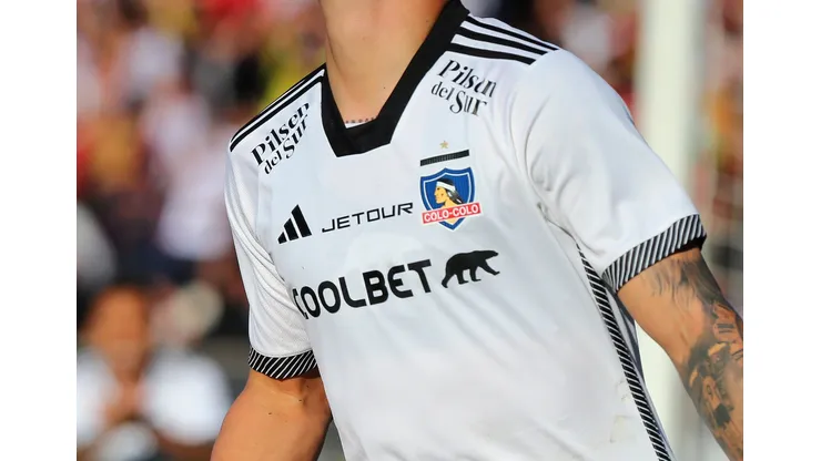 Colo Colo podría tener un nuevo main sponsor en 2025. (Foto: Photosport)
