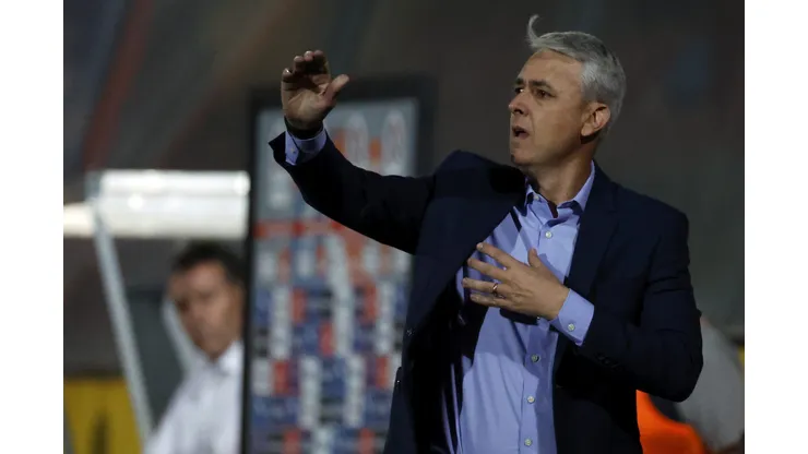 Tiago Nunes ya sabe qué puestos reforzar en la UC.