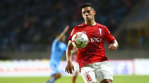 Revelan la razón del bajo rendimiento de Alexander Aravena en la Universidad Católica