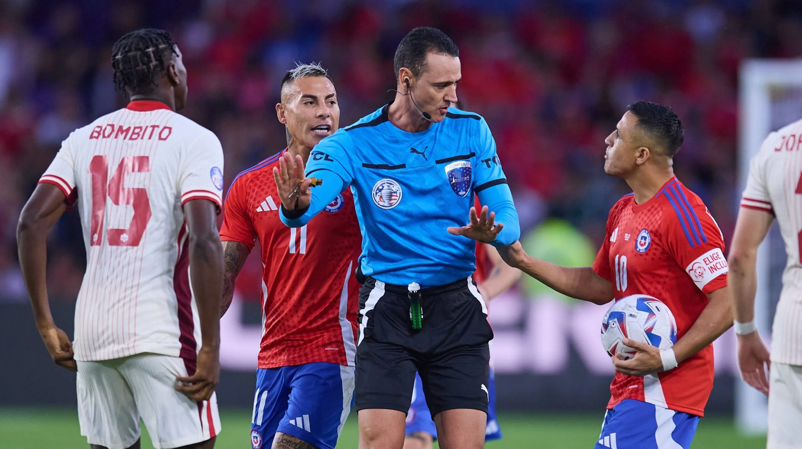 Wilmar Roldán es blanco de críticas en Chile y el mundo tras el robo en Copa América
