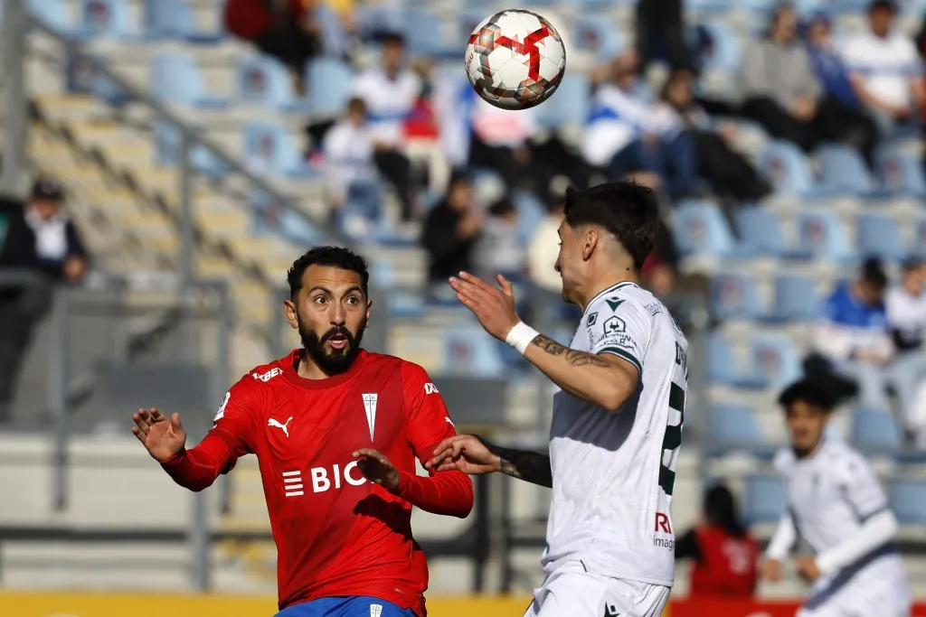 Cristián Cuevas presente en el partido de Universidad Católica vs Santiago Wanderers. (Foto: Photosport)
