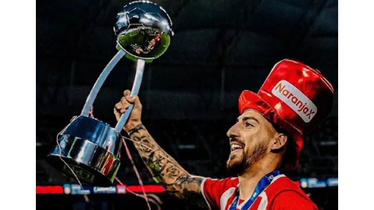Javier Correa cerca de llegar a Colo Colo