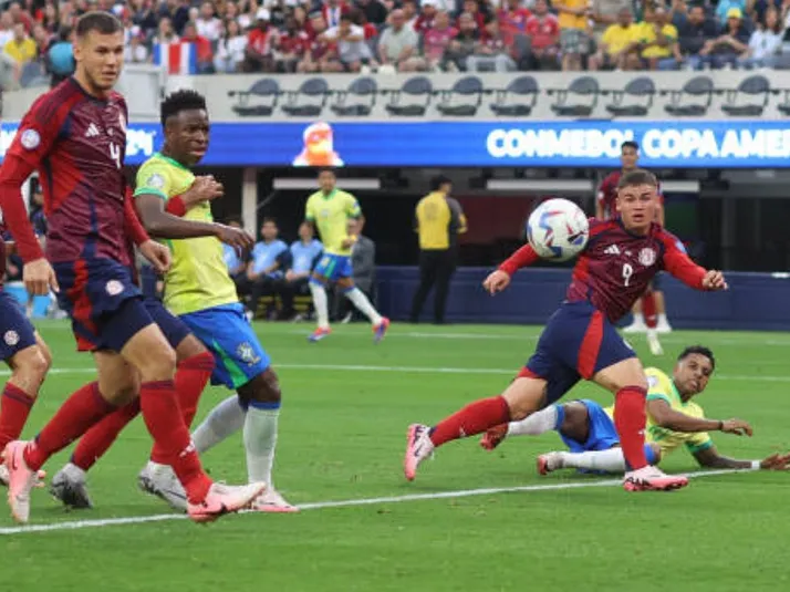 "Es fácil tirar...": DT argentino de Costa Rica se defiende de las críticas