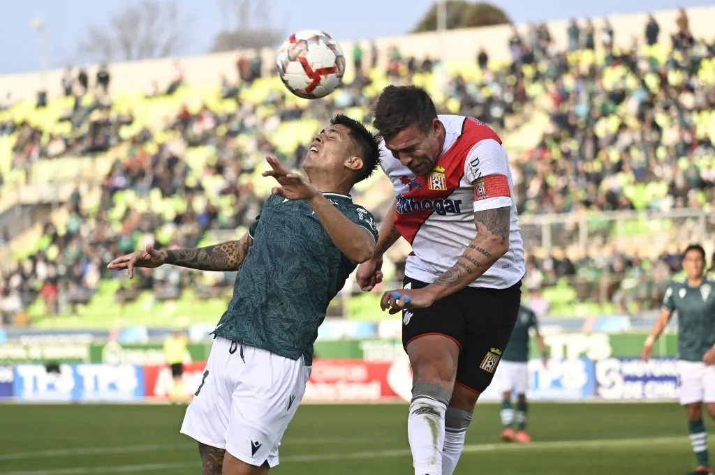 Matías Cahais en el partido de Curicó Unido vs Santiago Wanderers. (Foto: Photosport)