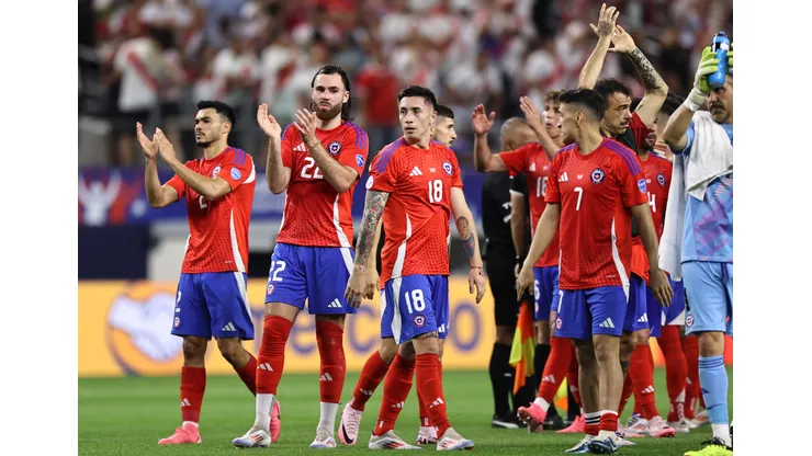 Dos jugadores de la Selección Chilena entrenan diferenciado (Photo by Omar Vega/Getty Images)