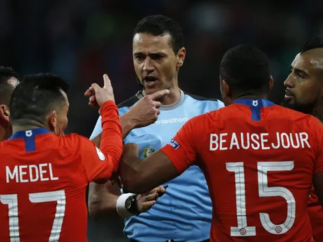 Valdivia se quema con presencia de Roldán como árbitro de Chile vs Canadá