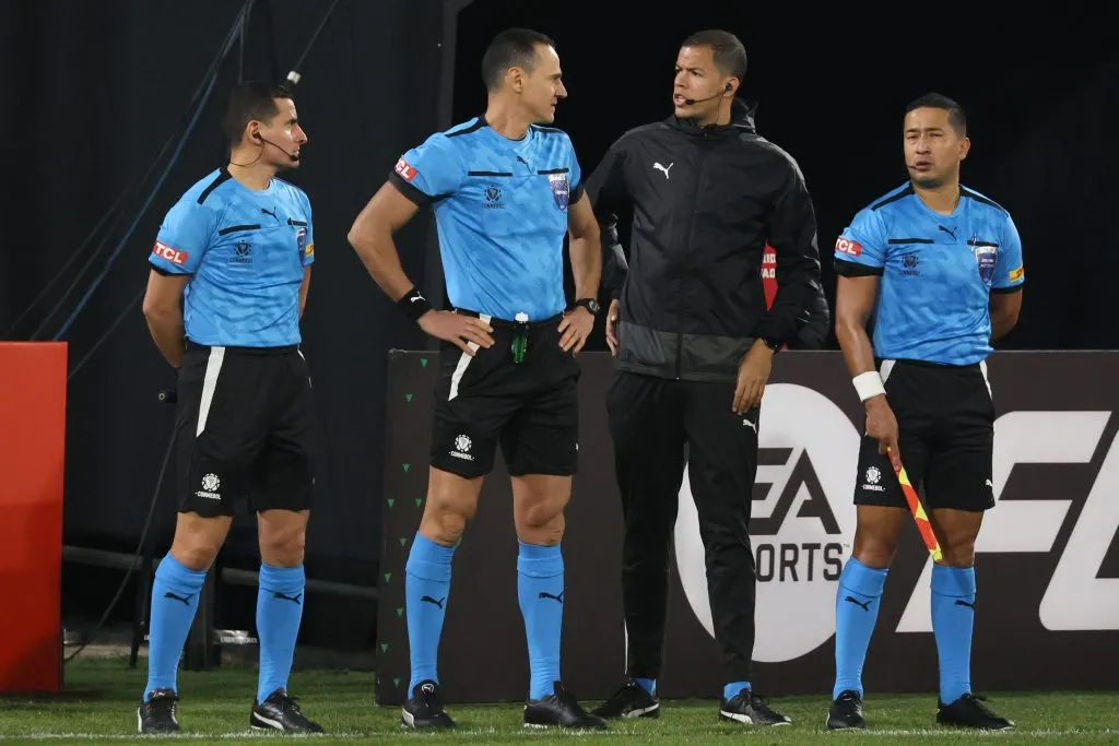Wilmar Roldán en el partido de Colo Colo vs Fluminense por la Copa Libertadores. (Foto: Photosport)