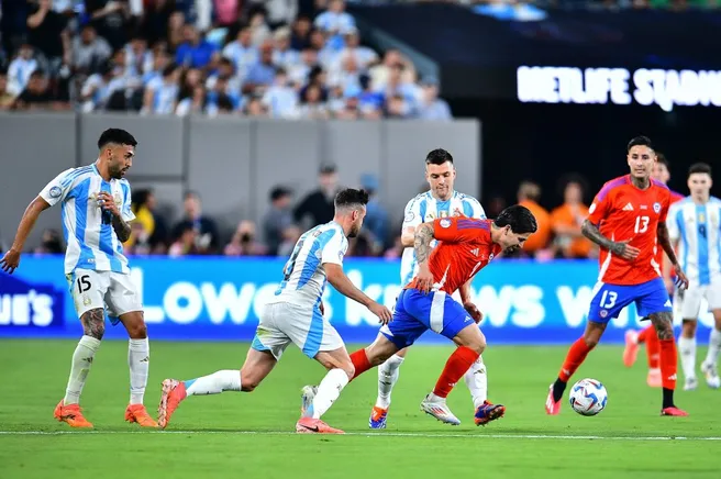 La Roja no pudo doblegar la férrea defensa trasandina | FOTO: Adrian Mecias /Mexsport/Photosport