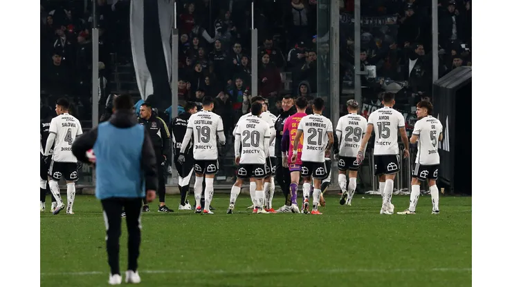 Lamentables hechos en el partido amistoso entre Colo Colo y Universitario. (Foto: Javier Salvo/Photosport)