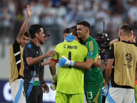 Le hacen un queque a Claudio Bravo tras ser la figura ante Argentina: “Qué privilegio…”