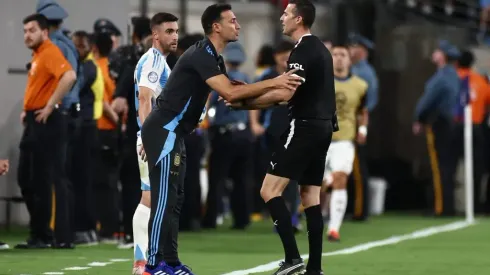Caruso Lombardi reconoce ayuda arbitral a Argentina.