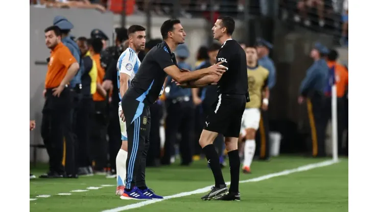 Caruso Lombardi reconoce ayuda arbitral a Argentina.