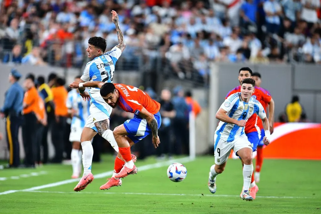 Paulo Díaz en el partido de Chile vs Argentina. (Foto: Photosport)