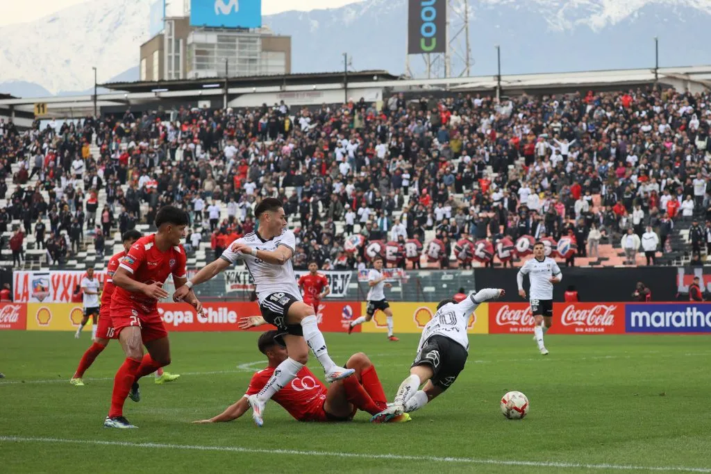 Colo Colo vs Deportes Quillón en los octavos de final de la Copa Chile. (Foto: Photosport)