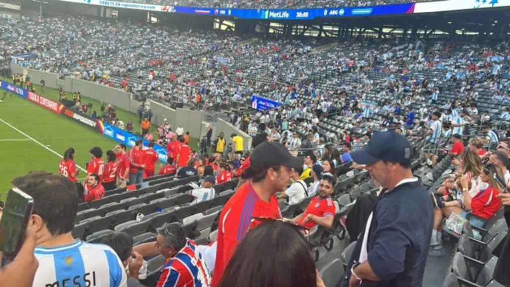 Marcelo Salas y Nicolás Massú llegaron hasta el MetLife Stadium para ver a La Roja.