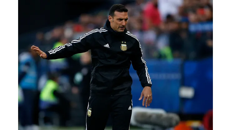Lionel Scaloni tiene dudas en su esquema para el partido frente a Chile