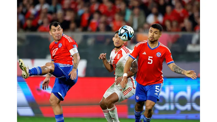 Paulo Díaz habla de la ausencia de Medel en La Roja